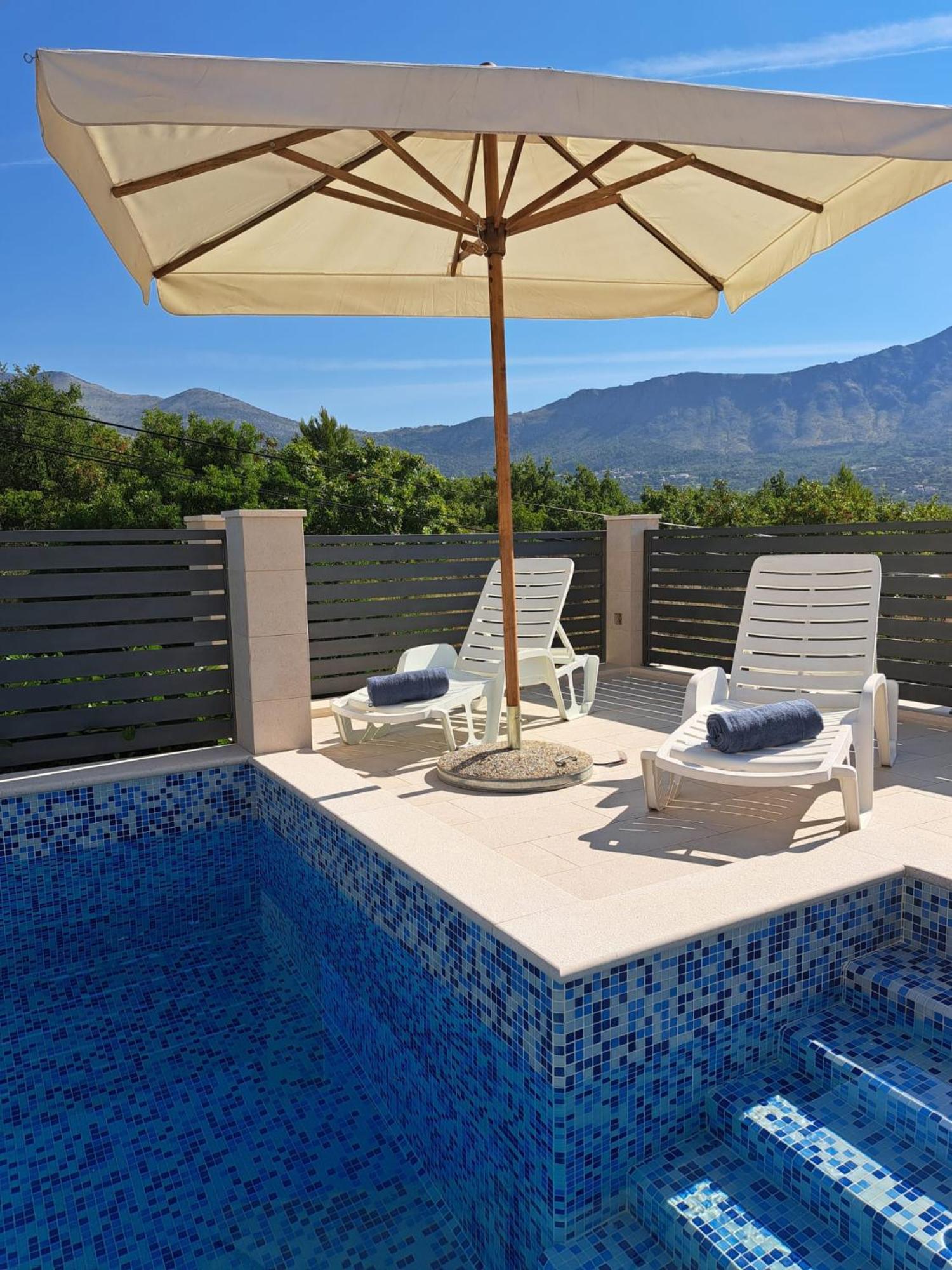 Villa "Amber" With A Pool Mlini Dış mekan fotoğraf