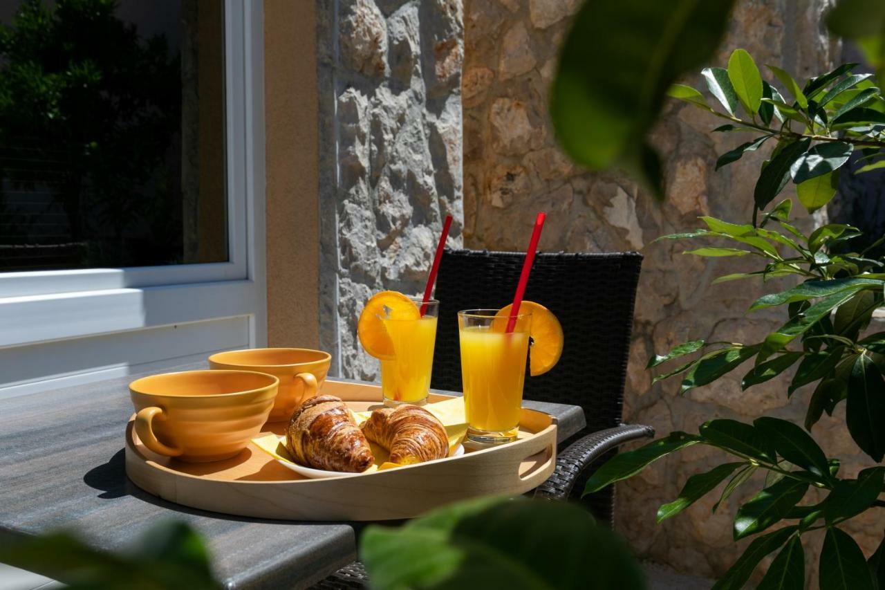 Villa "Amber" With A Pool Mlini Dış mekan fotoğraf